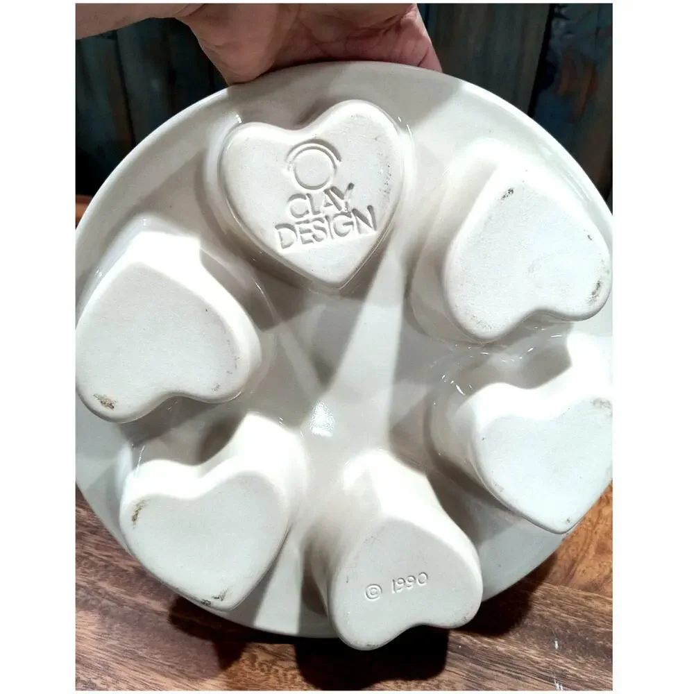 638. Cottage Heart Shaped Muffin Pan Clay Art